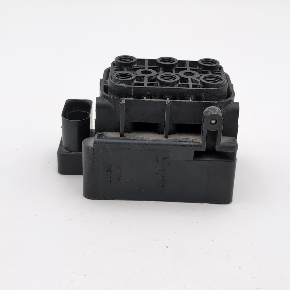 2006 2007 2008 2009 Mercedes W164 ML63 Air Suspension Valve Block A2513200058