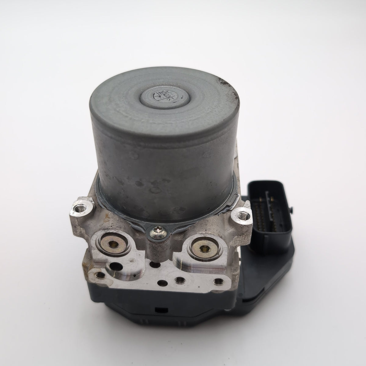 2018 2019 Infiniti Q50 3.0L ABS Anti Lock Brake Pump Control Unit 476604GU1A
