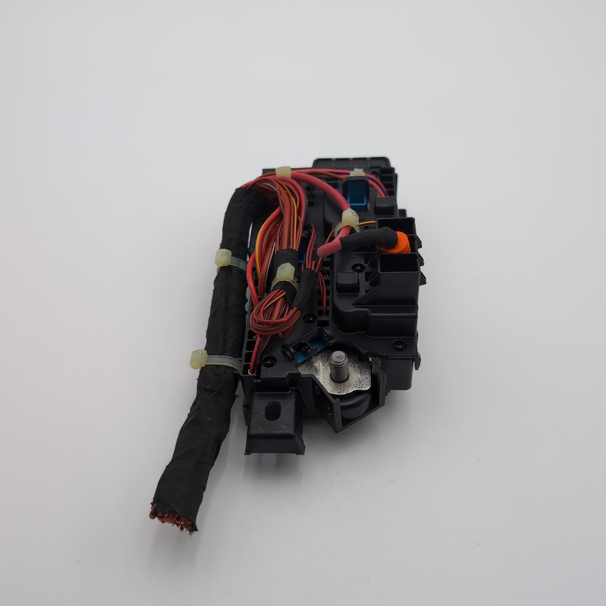2022 - 2026 BMW 228i F74 X1 X2 iX B+ Positive Power Distribution Fuse Relay Box