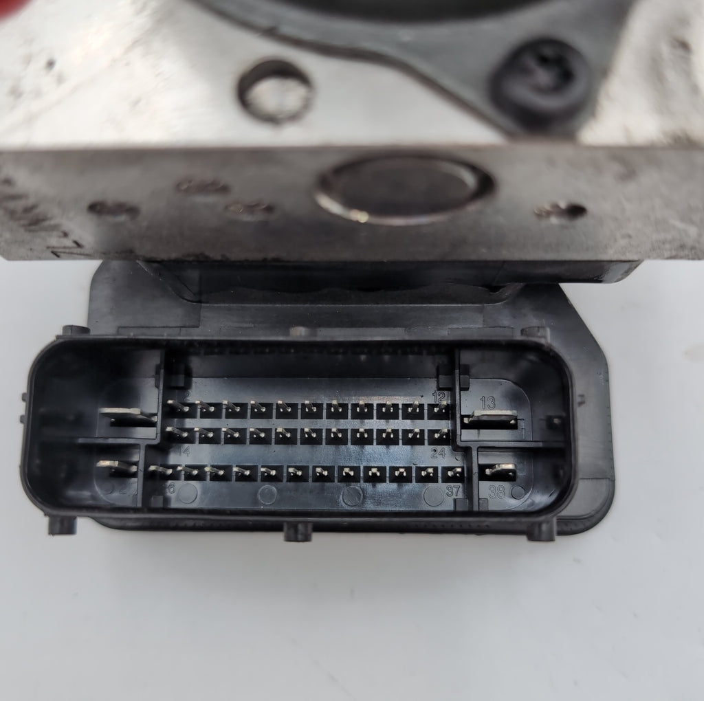 2014 2015 Hyundai Elantra 2.0L ABS Anti Lock Brake Pump 58920-3X690