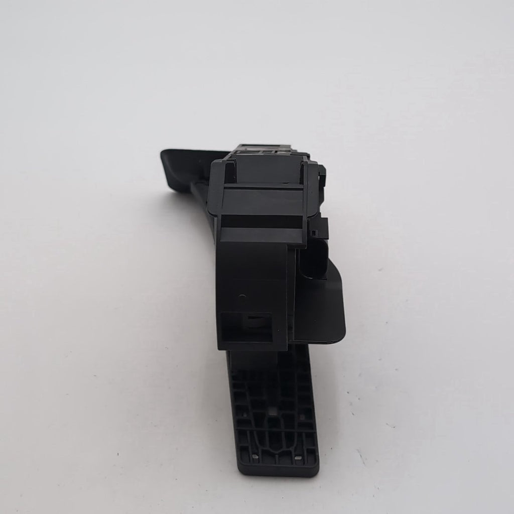 2021 - 2026 BMW G60 G70 X1 X2 Z4 Accelerator Gas Pedal OEM 6889825