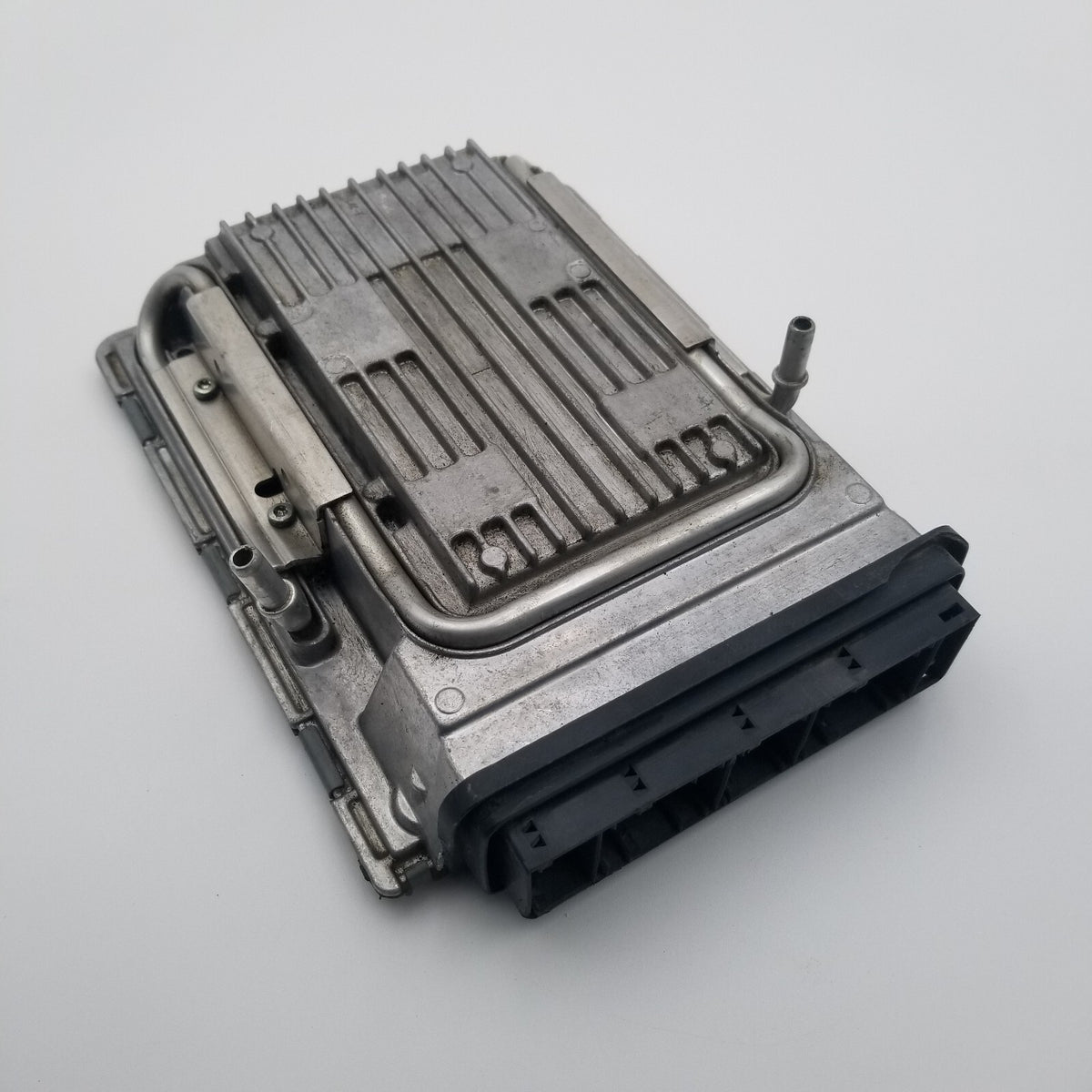 2011 2012 BMW F04 750i ActiveHybrid ECU Engine Computer Module