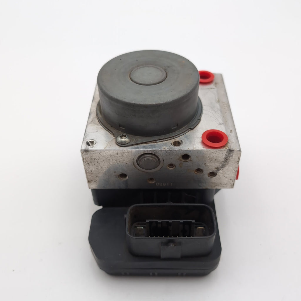2015 Toyota Yaris ABS Anti Lock Brake Pump Control Unit 44540-52451