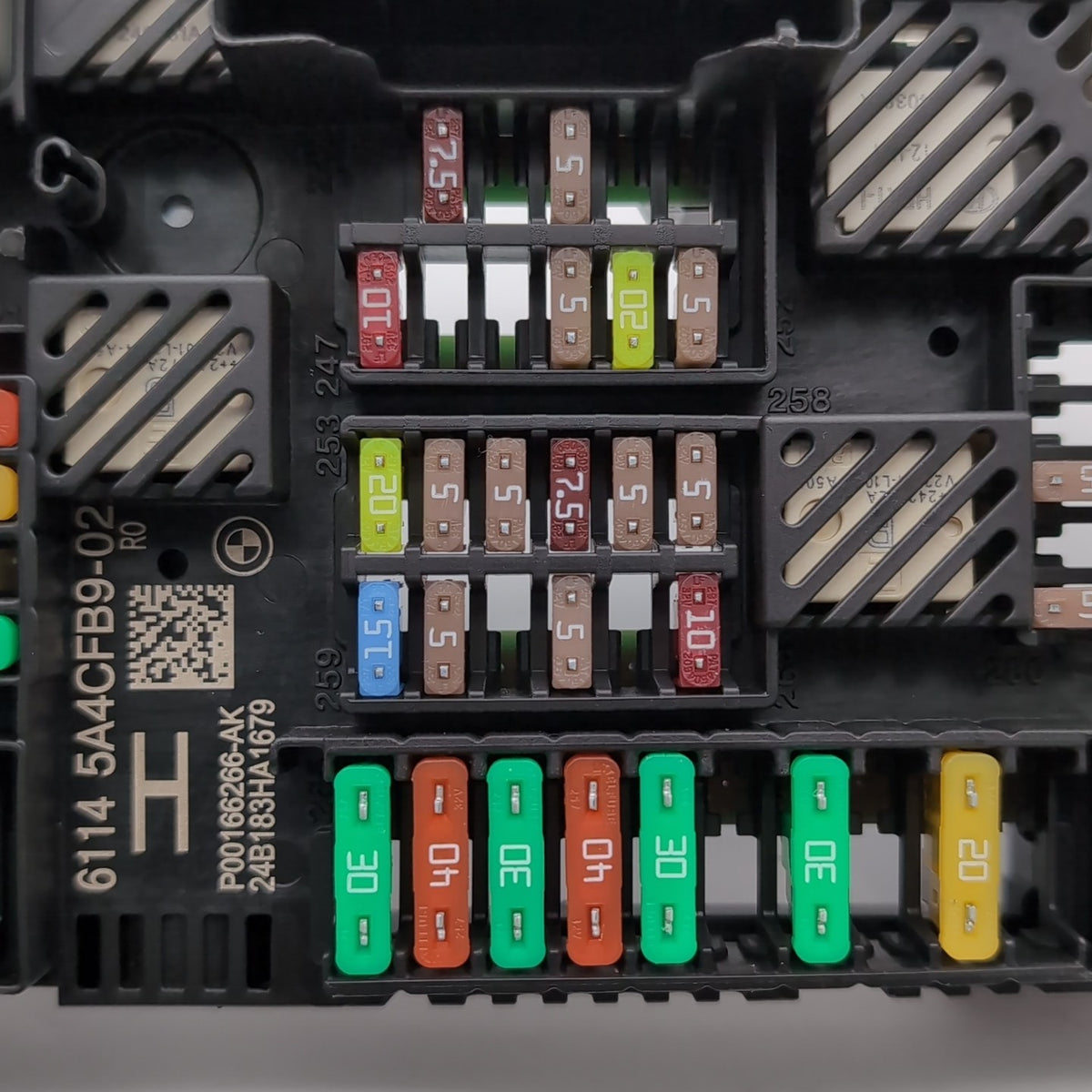 2021 - 25 BMW M2 M3 M4 G80 G82 G83 G87 REAR POWER DISTRIBUTION FUSE BOX 5A4CFB9