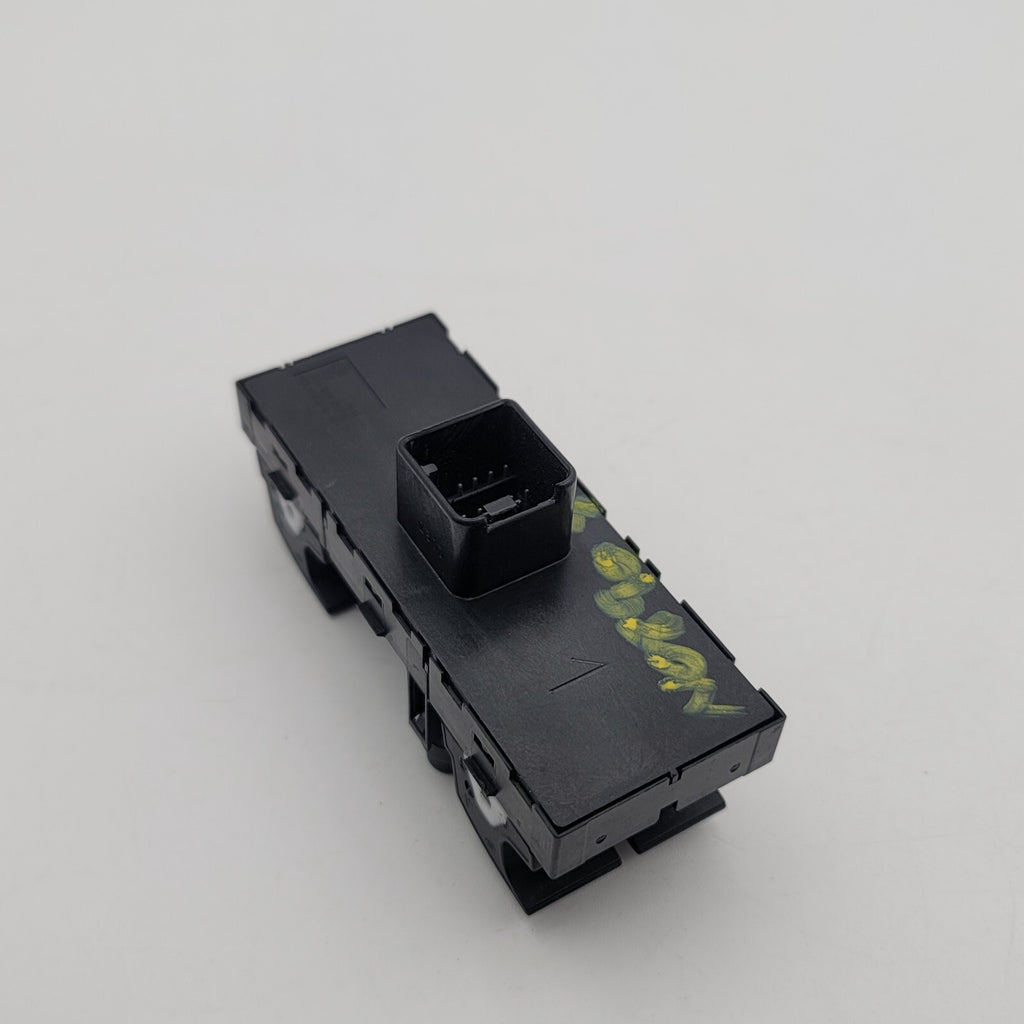 2009- 2012 Volkswagen Jetta Passat Front Left Master Window Switch 1K4959857B