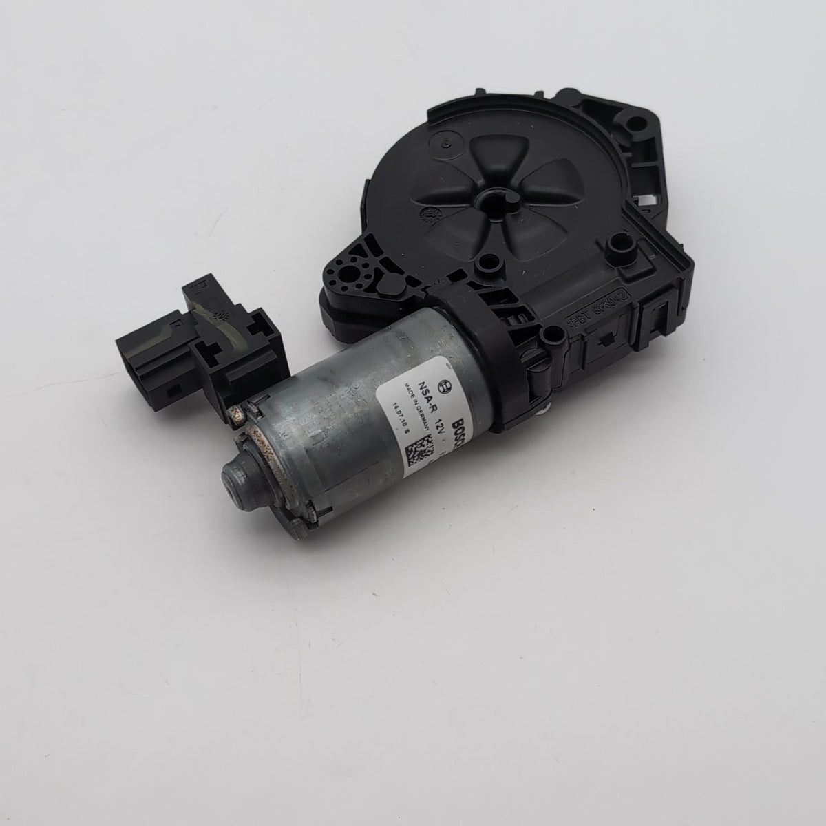 2014 2015 Mercedes S550 Bosch Rear Sun Roof Shade Motor OEM 0390200101