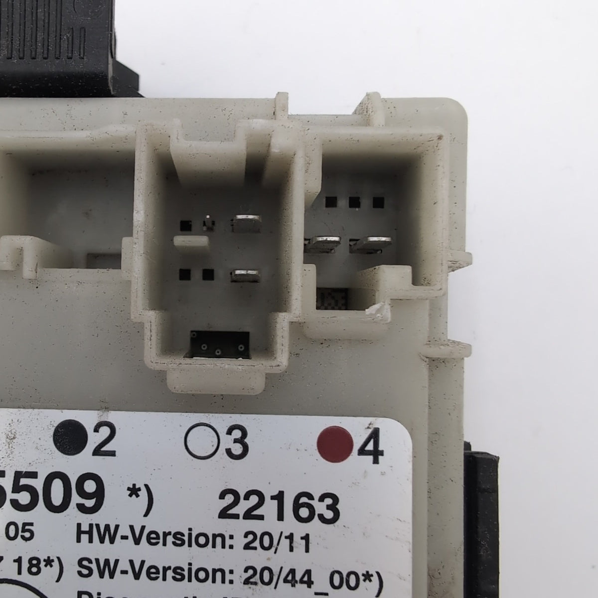 2020- 2025 MERCEDES GLB250 X247 REAR RIGHT DOOR CONTROL MODULE OEM A1779005509