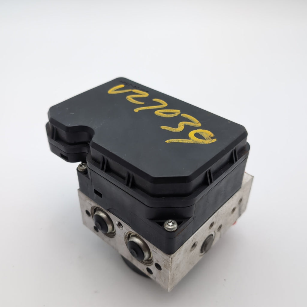 2015 Toyota Yaris ABS Anti Lock Brake Pump Control Unit 44540-52451