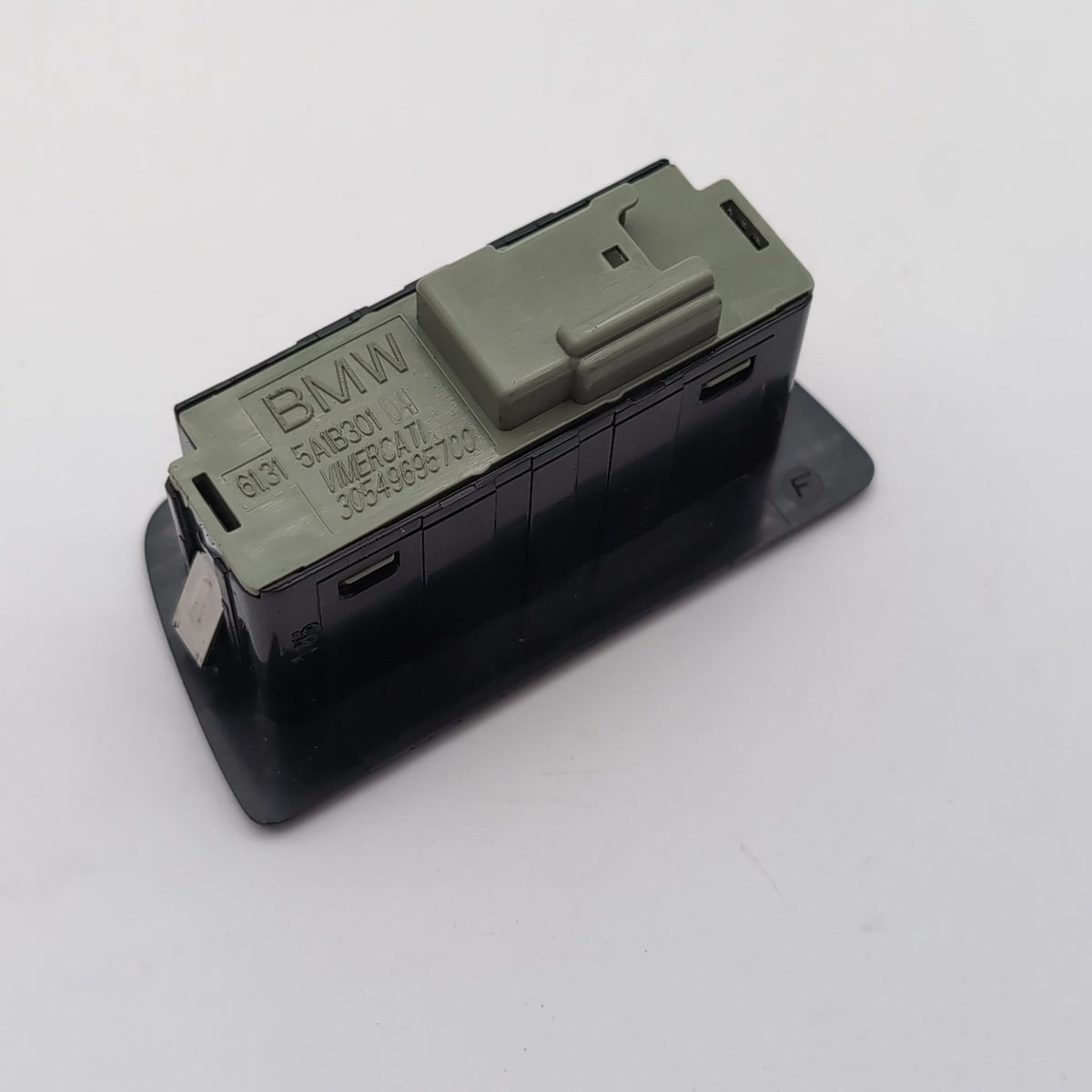 2021 - 2026 BMW 540i 530i i5 G60 M5 X1 X2 X3 Trunk Lid Tailgate Switch Button