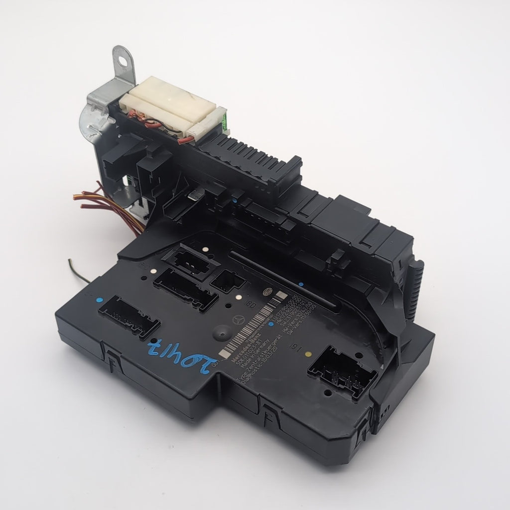 2012- 2016 Mercedes R172 SLK250 SLK350 Rear Fuse Relay Box Module A1729060005