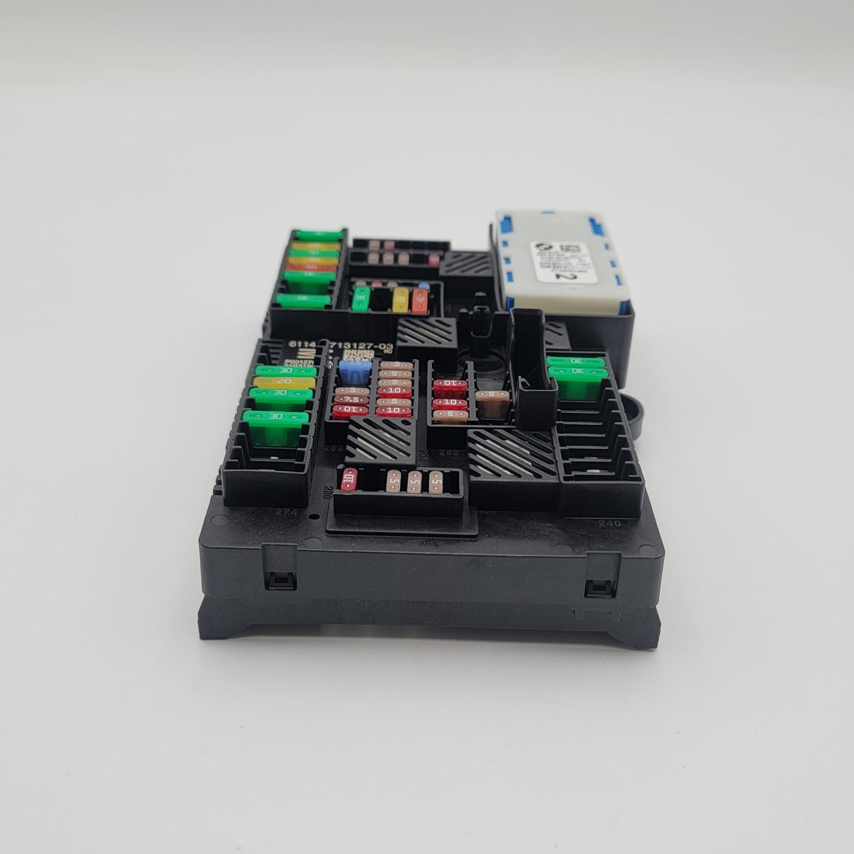 2019 - 2023 BMW M550i G30 G16 Rear Power Distribution Fuse Box 8713127