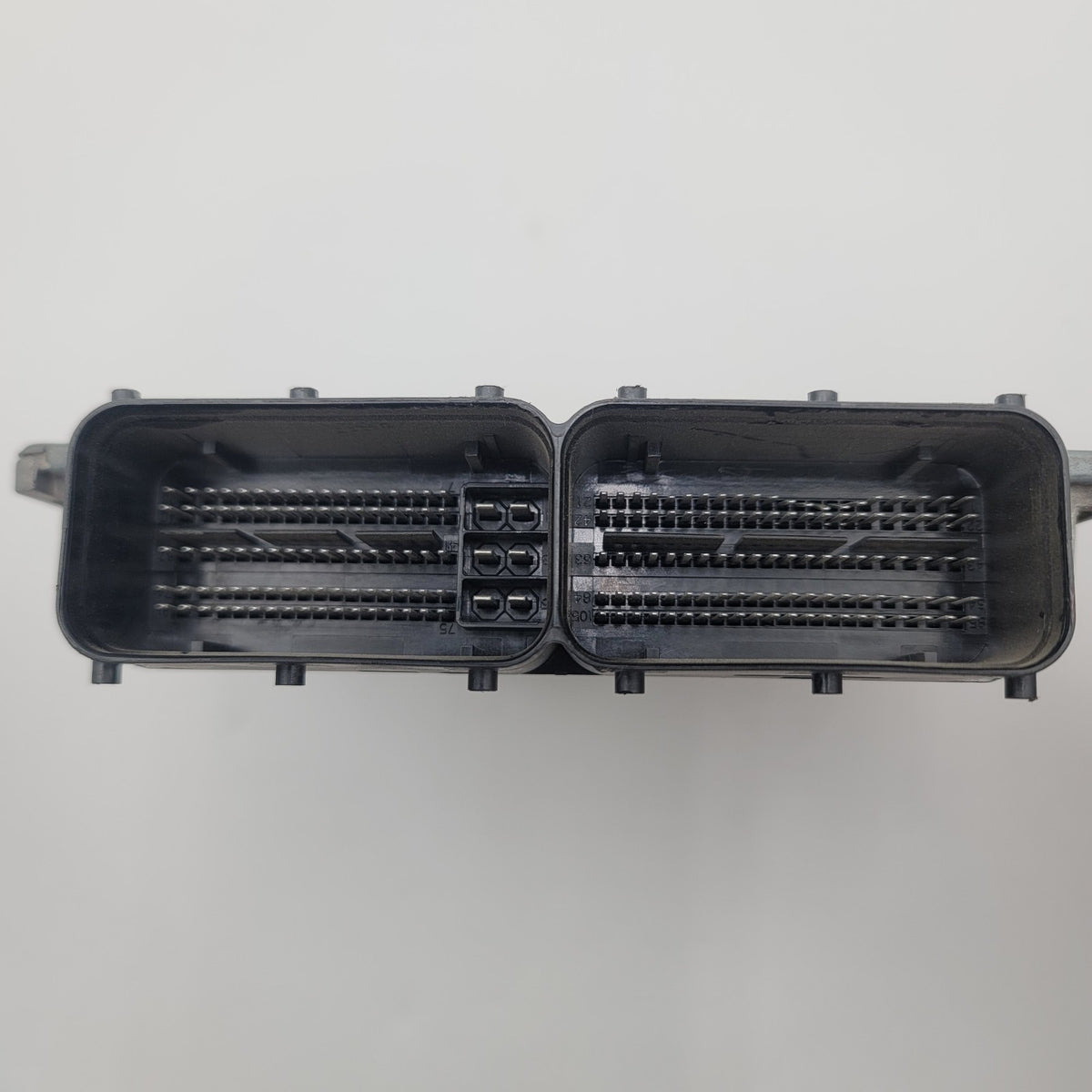 2016 2017 Volkswagen Passat Engine Computer Control Module 06K907425C