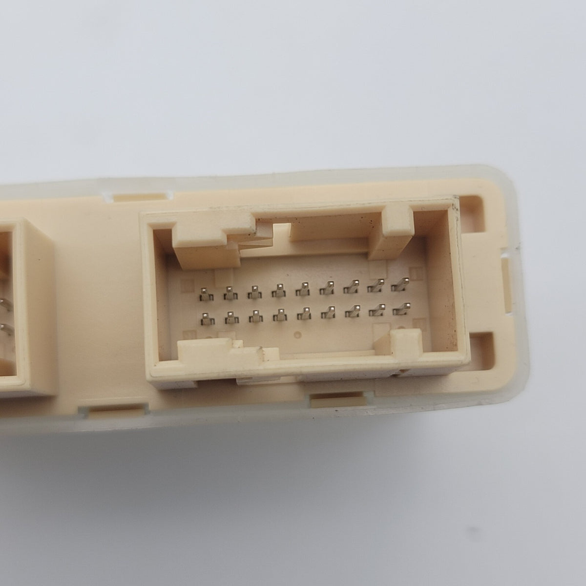 2022 - 2025 BMW 3 4 5 G20 G26 G30 USS Ultra Sonic Parking Sensor Module 5B3A594
