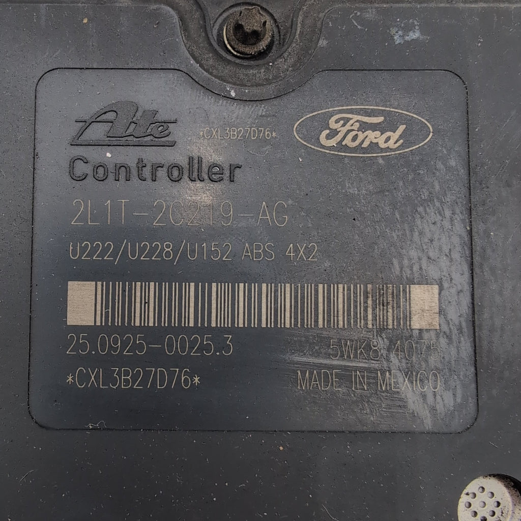 2003 2004 Ford Expedition ABS Anti Lock Brake Pump Control Unit 2L14-2C346-AM