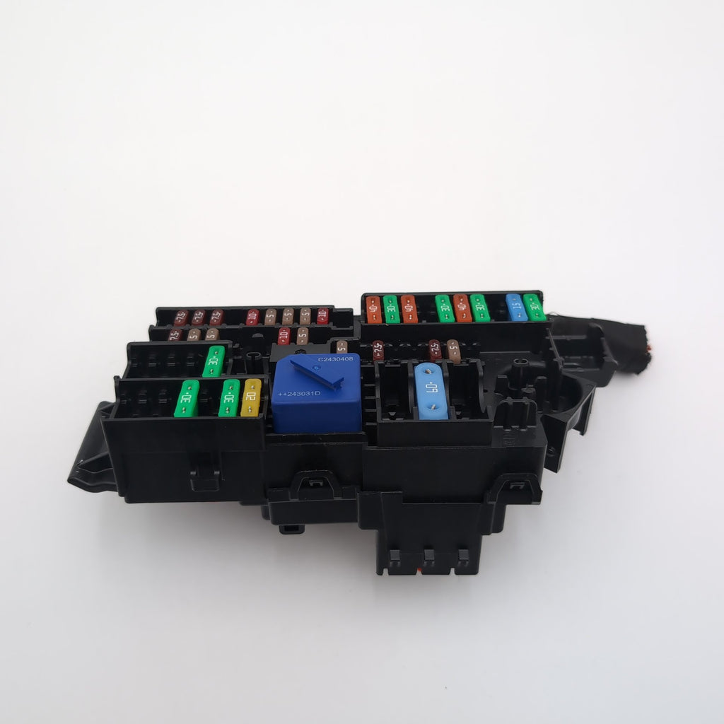 2022 - 2026 BMW 228i F74 X1 X2 iX B+ Positive Power Distribution Fuse Relay Box