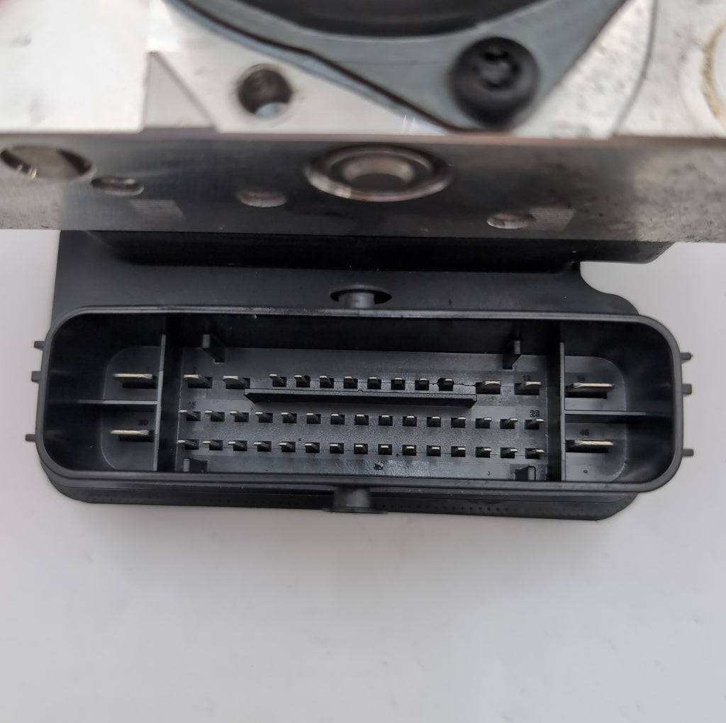 2019 2020 Hyundai Santa Fe 2.4L ABS Anti Lock Brake Pump Control Unit 58900S2600