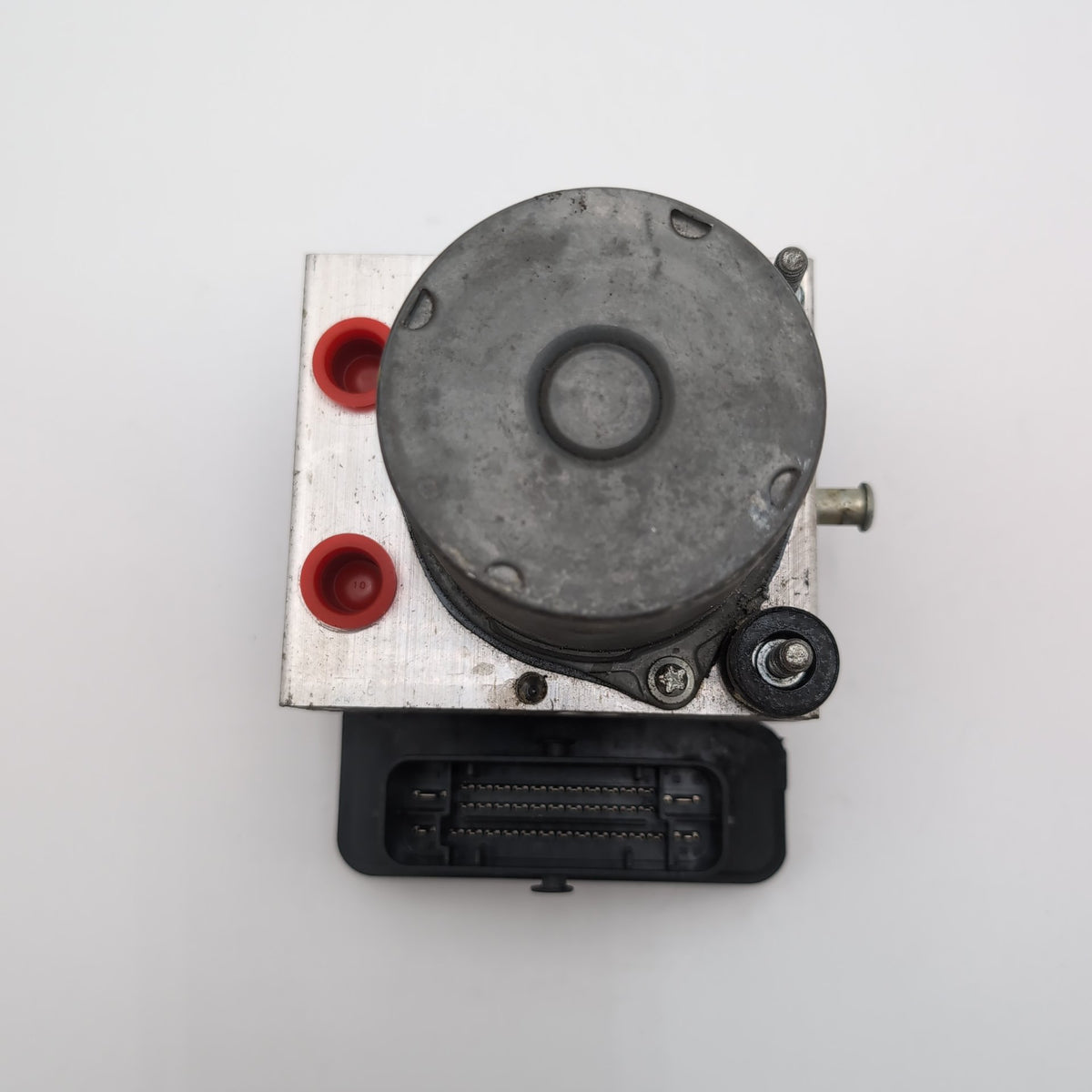 2016 2017 Chevrolet Malibu ABS Anti Lock Brake Pump Control Unit OEM 84139399