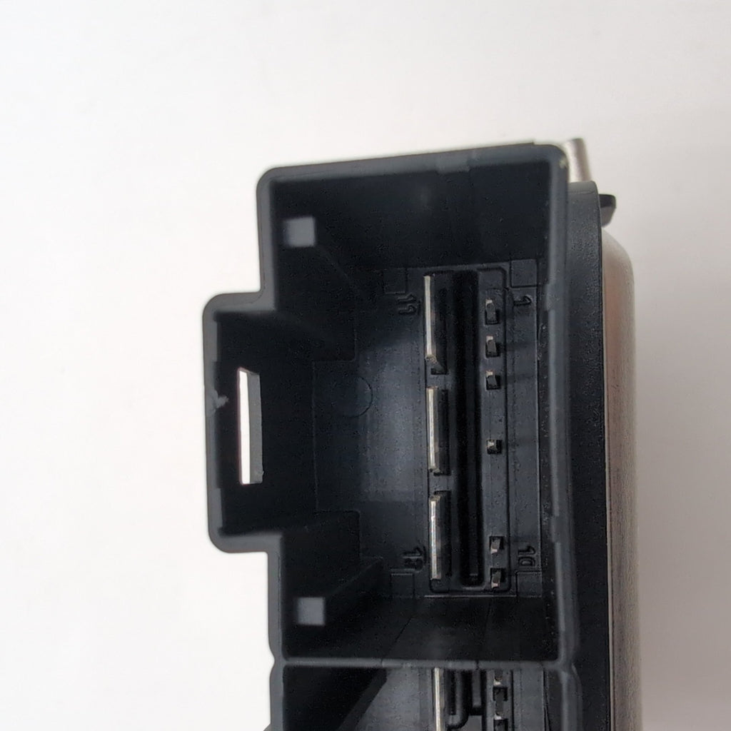 2024 - 2026 BMW 2 5 7 G60 G70 F74 X1 X2 X3 X5 X6 X7 Fuel Pump Control Module