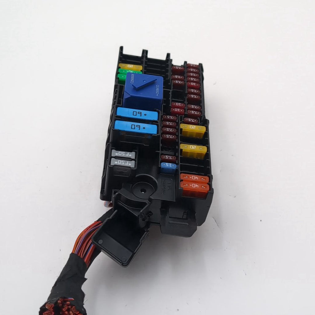 2023 - 2026 BMW 540i G60 G45 G70 G90 Power Distribution Fuse Box 5A039C3
