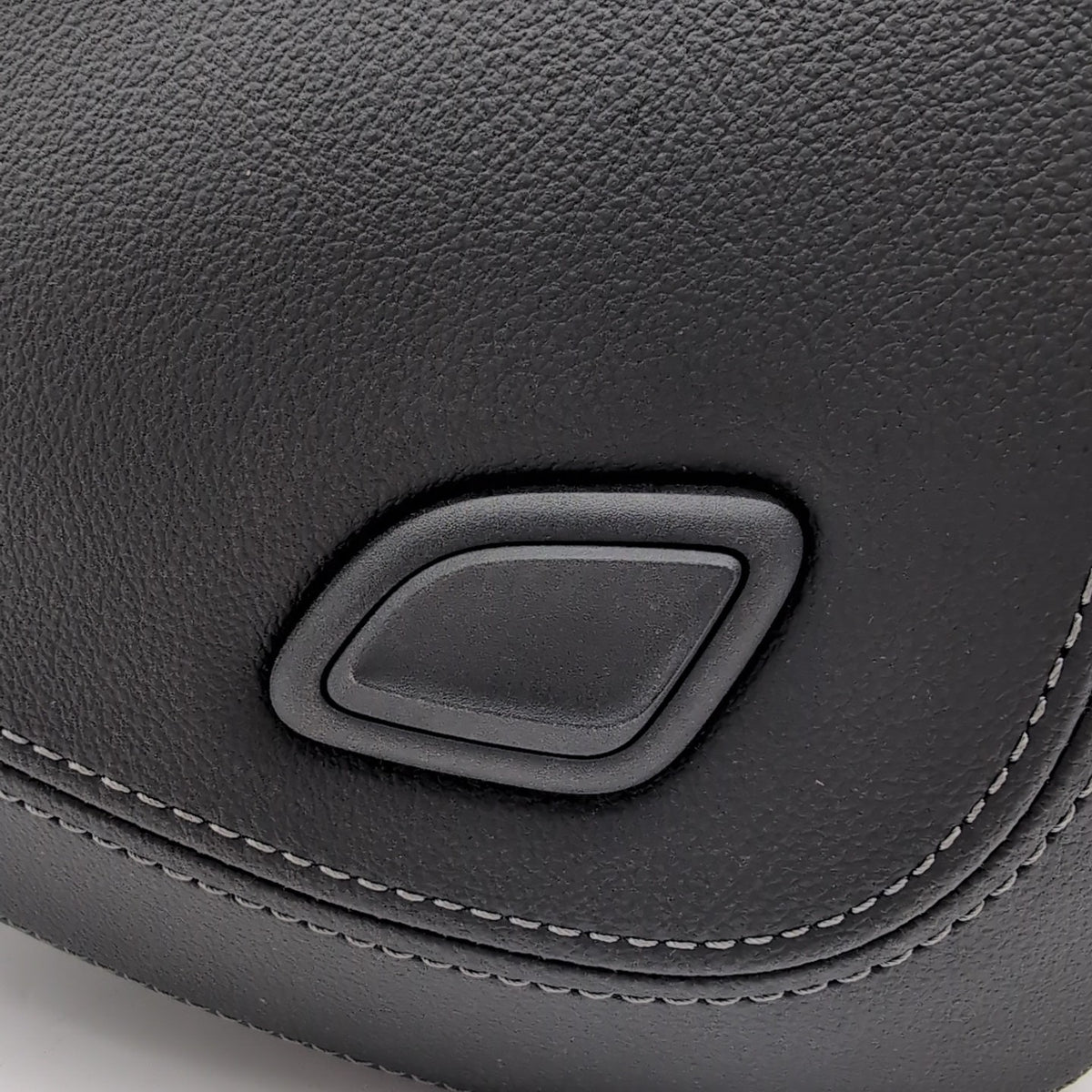 2019 - 2025 BMW G20 G22 G26 Front Left and Right Headrest Pair Black Leather OEM