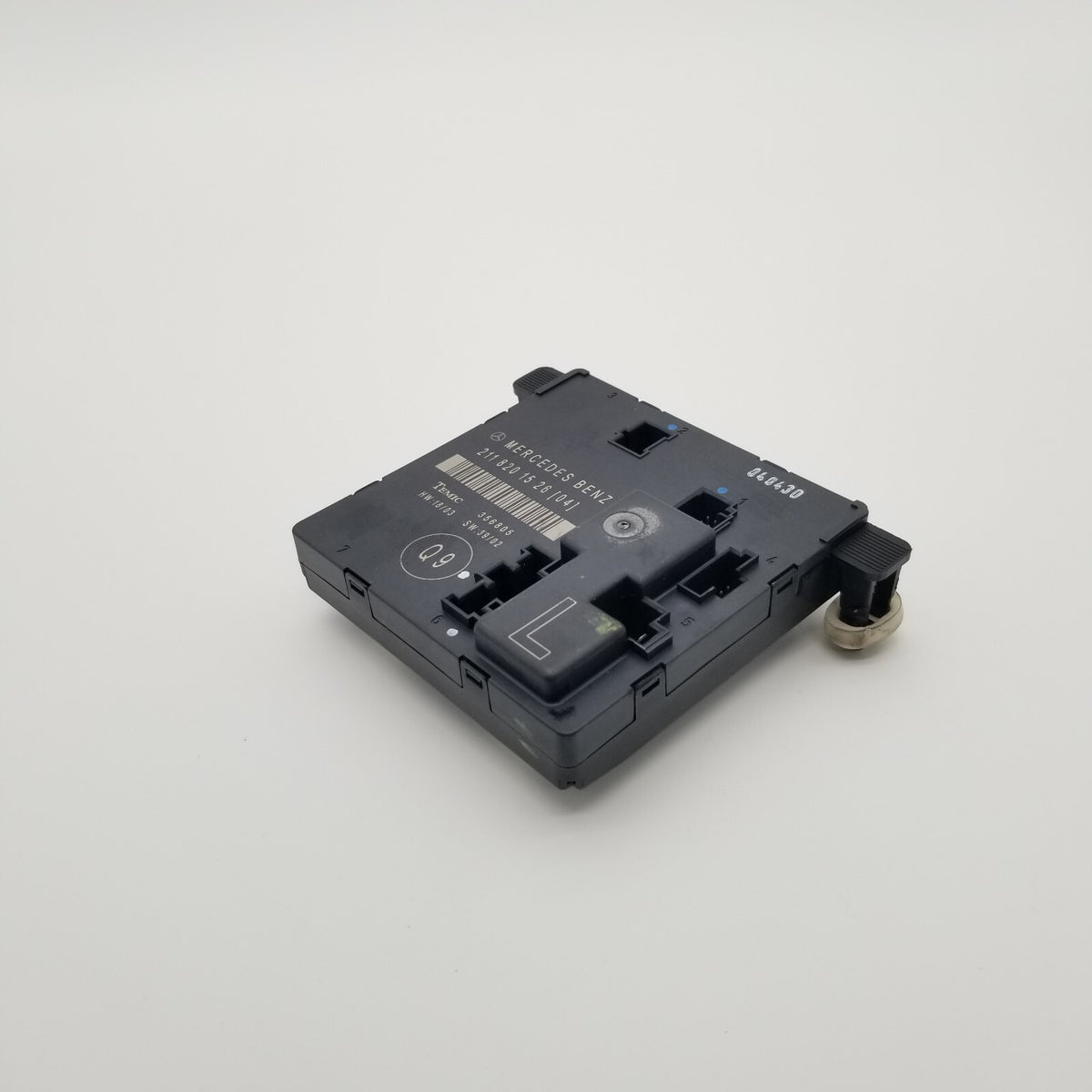 03-06 Mercedes W211 E320 E55 AMG Door Control Module Rear Left 2118201526 OEM