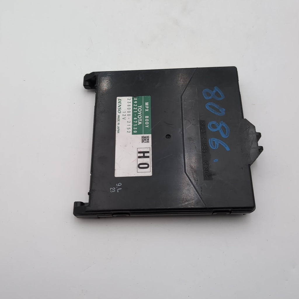 2010 2011 Toyota Prius MPX Multiplex Body Control Module 89221-47130