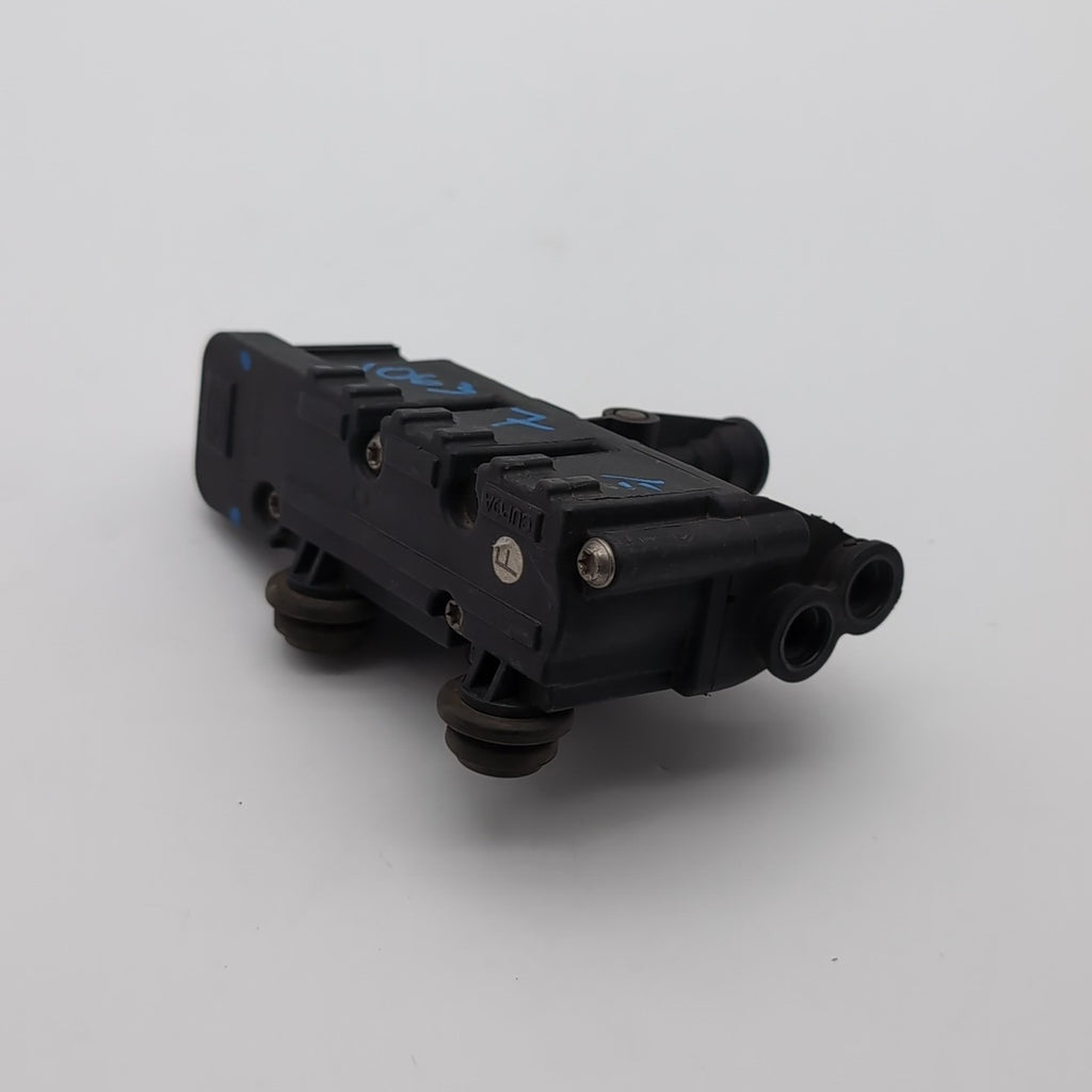 2006- 2013 Land Rover LR4 Air Suspension Transfer Relief Valve RVH000095