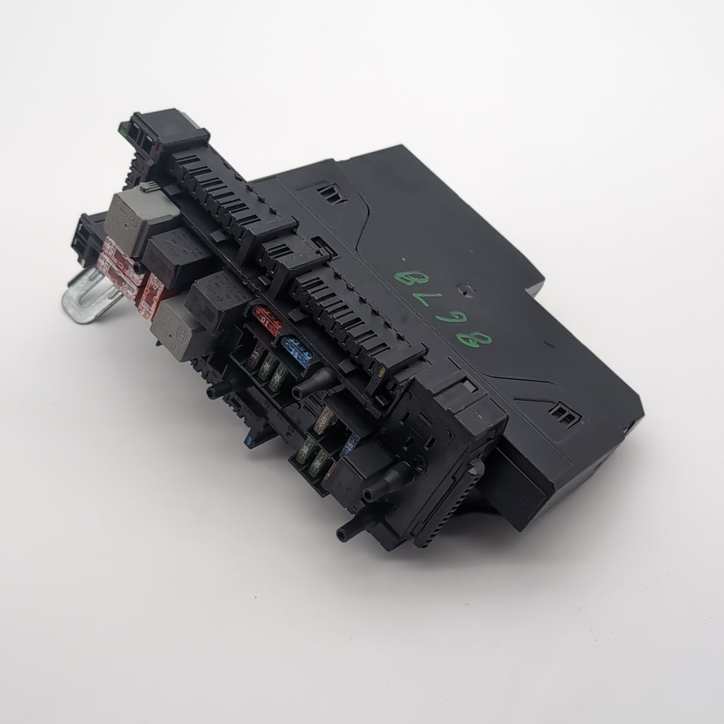 10-13 Mercedes W212 E350 4MATIC Rear Fuse Junction Box SAM Relay Control Module