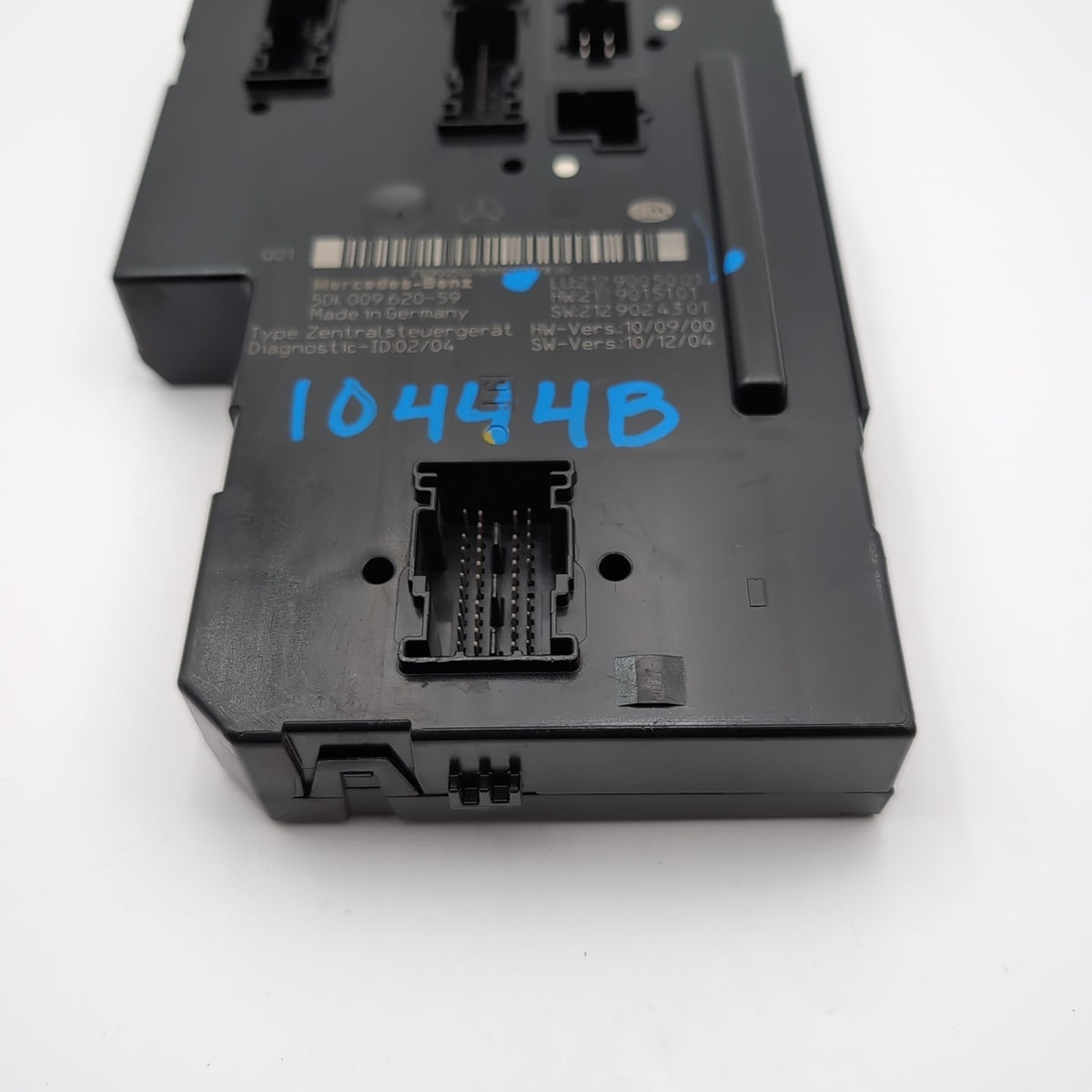 2010- 2018 Mercedes W218 CLS550 CLS63 Rear SAM Module Relay A2129005001
