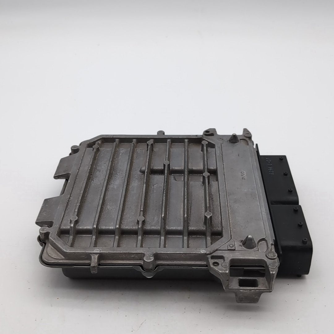 2015 2016 Mercedes C300 W205 Engine Computer Control Module A2749000800