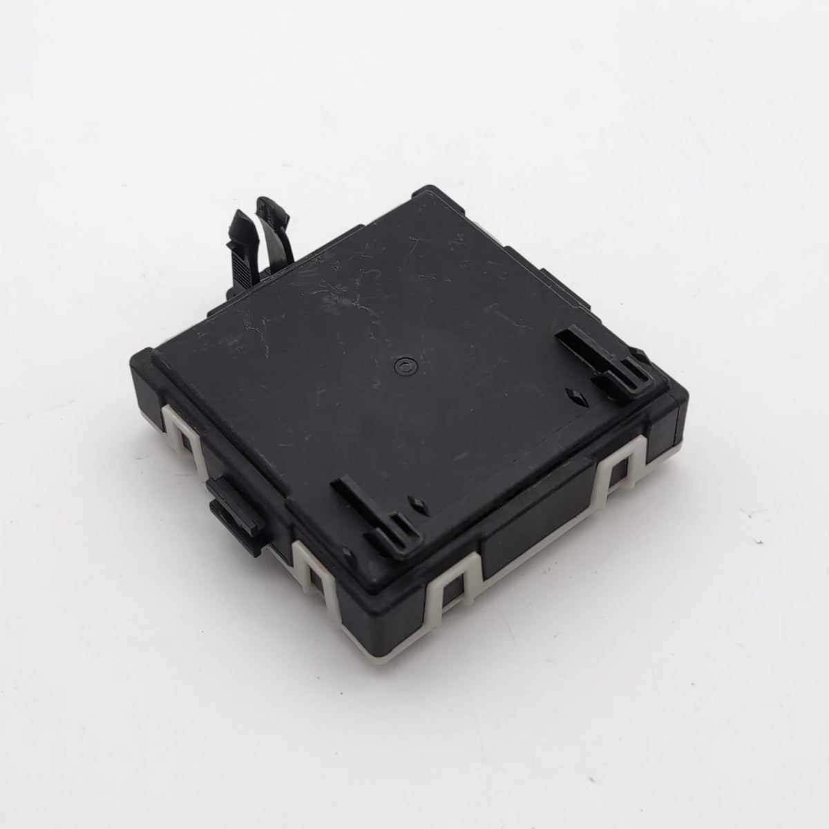 2016- 2022 MERCEDES GLC300 X253 FRONT LEFT DOOR CONTROL MODULE OEM A1679003811