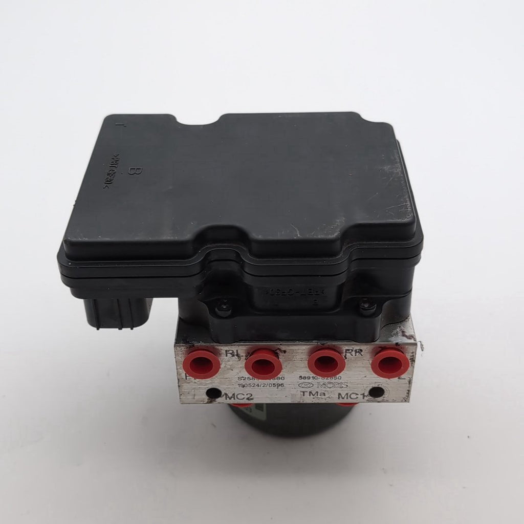 2019 2020 Hyundai Santa Fe 2.4L AWD ABS Anti Lock Brake Pump 58900-S2650