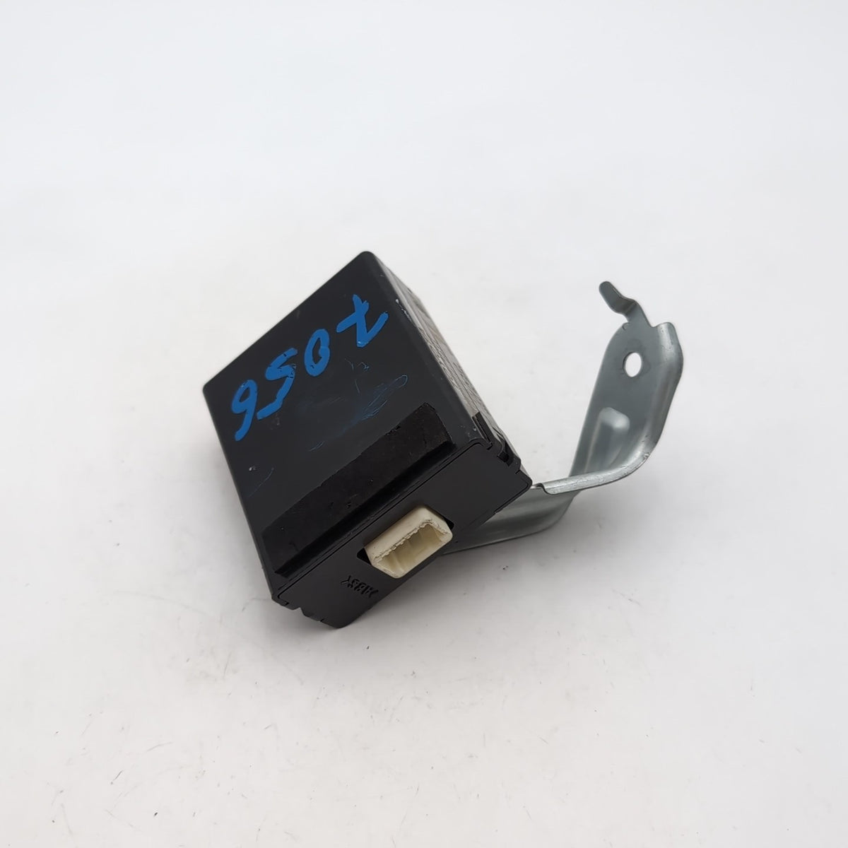 2014 TOYOTA PRIUS V 1.8L FWD AT VEHICLE APPROACHING CONTROL MODULE ECM