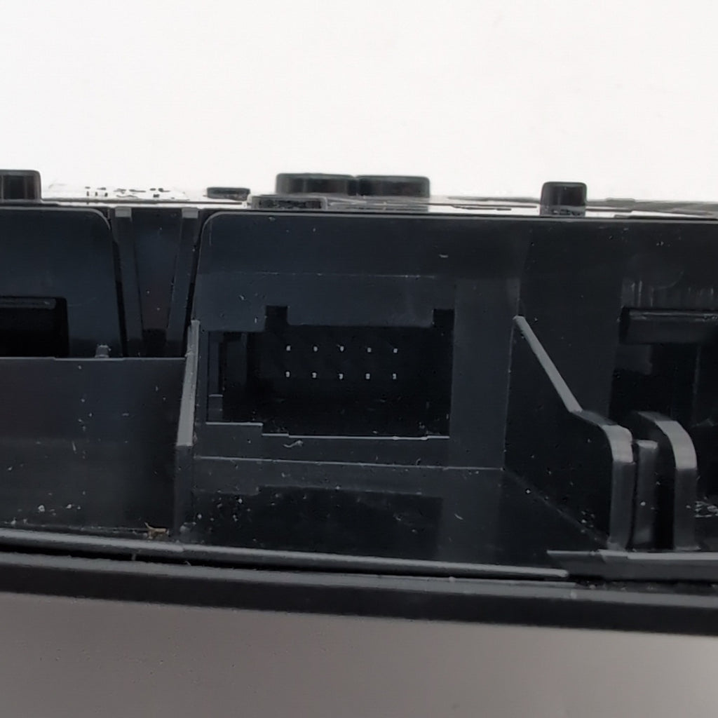 2024 2025 BMW X1 X2 U10 Front Overhead Dome Light Sunroof Switch 5B68487