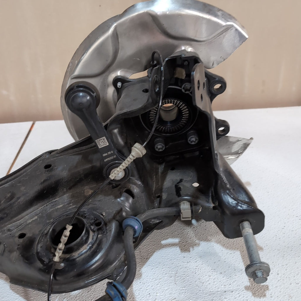 2023 2024 2025 BMW X1 U11 Rear Right Spindle Knuckle Hub Control Arm 6894210