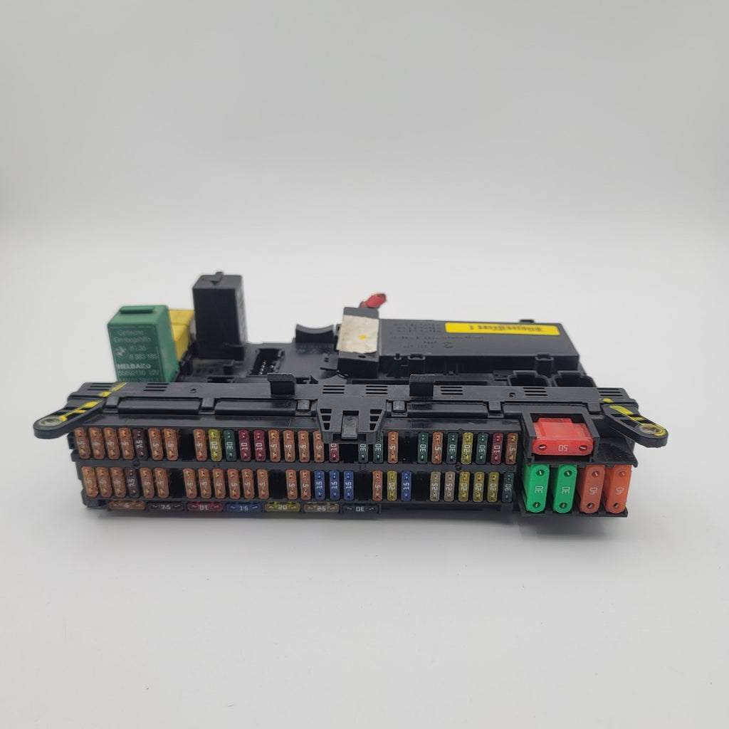 2003 2004 2005 Land Rover L322 FRONT DASH DISTRIBUTION FUSE BOX RELAY 8380407