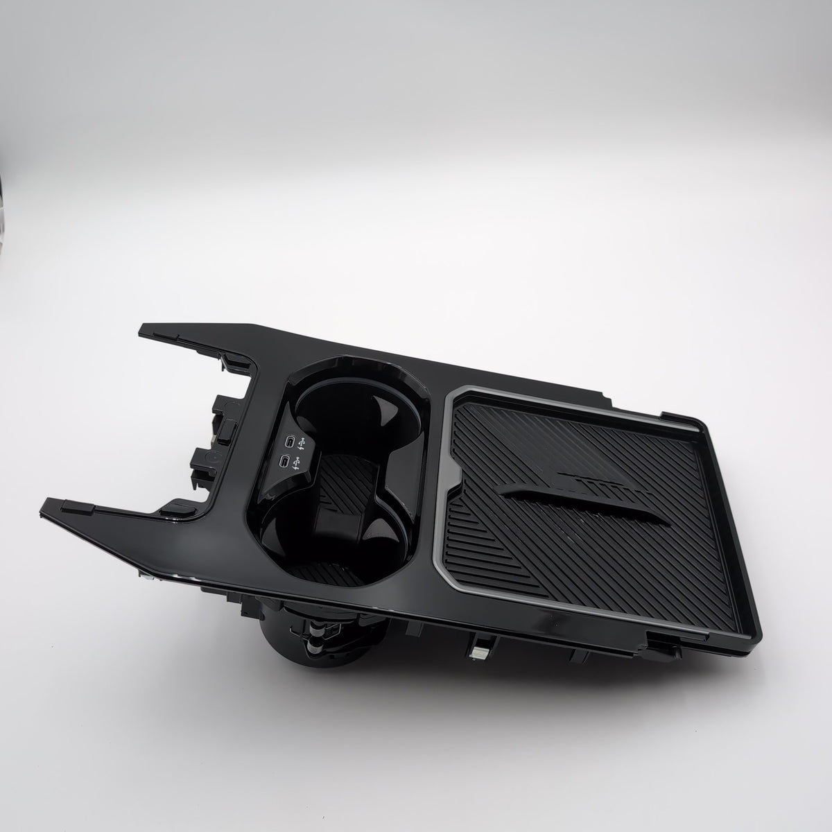 2024 2025 2026 BMW i5 540i 530i 550e G60 Center Console Cup Holder Charging Tray