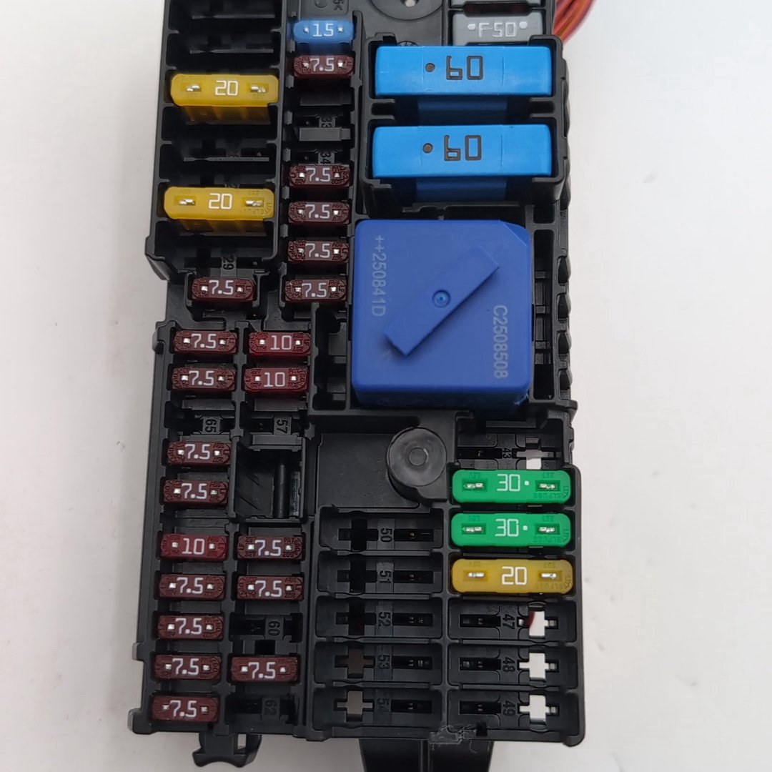 2023 - 2026 BMW 540i G60 G45 G70 G90 Power Distribution Fuse Box 5A039C3