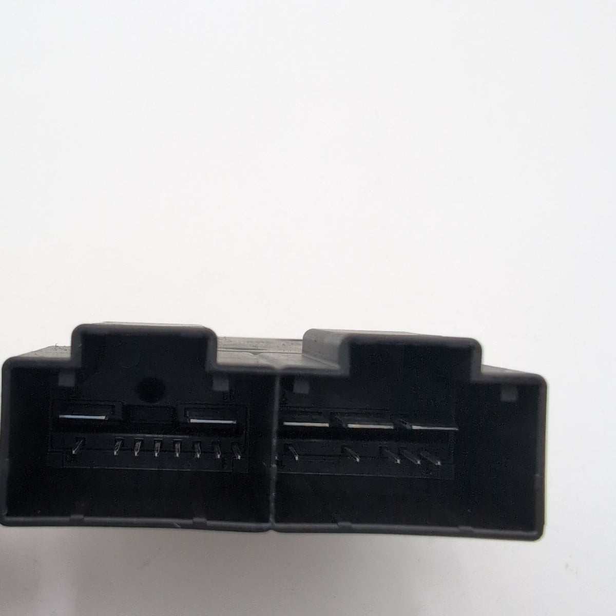 2024 - 2026 BMW 2 5 7 G60 G70 F74 X1 X2 X3 X5 X6 X7 Fuel Pump Control Module