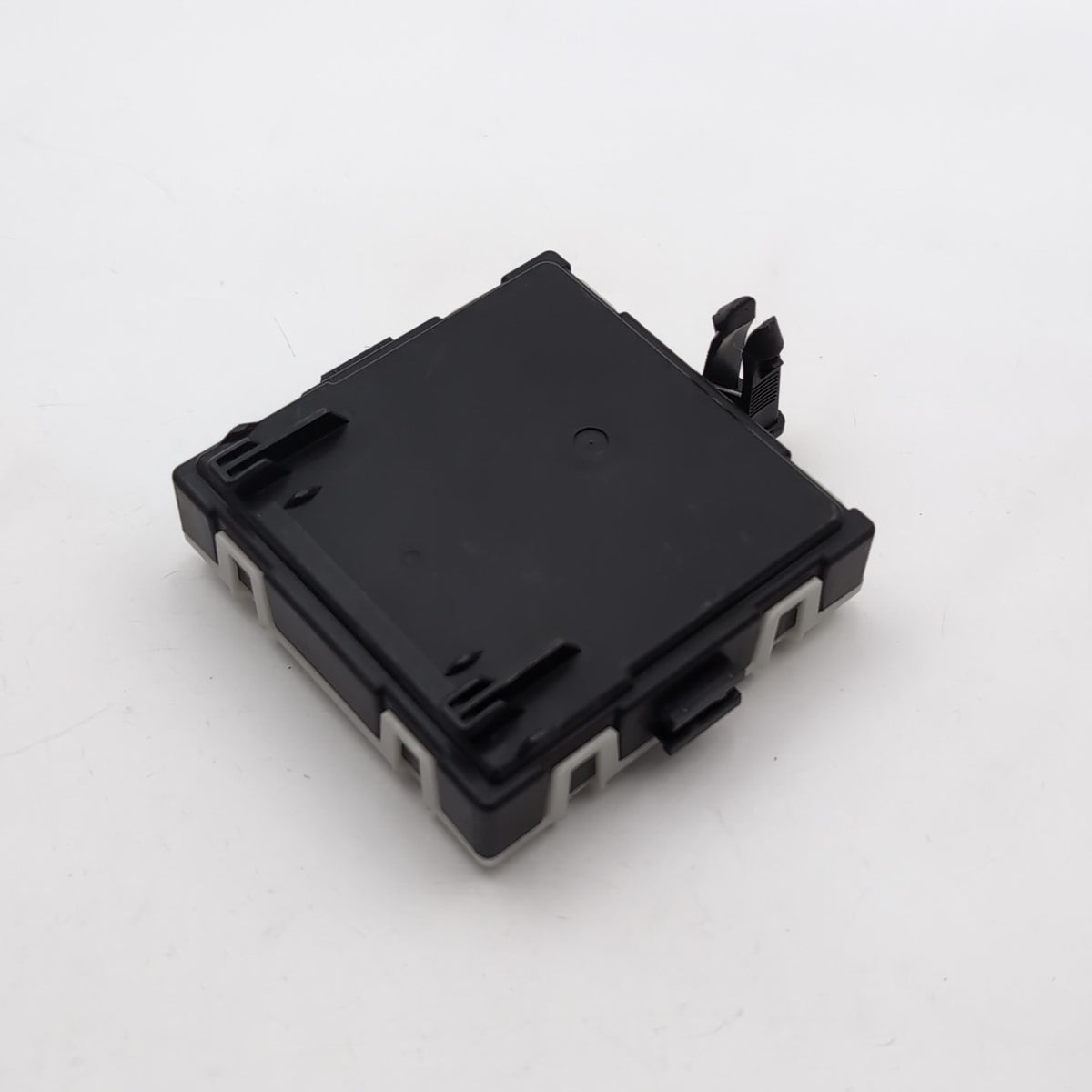 2020- 24 MERCEDES A CLA GLA GLB FRONT LEFT DRIVER DOOR CONTROL UNIT A1779005105