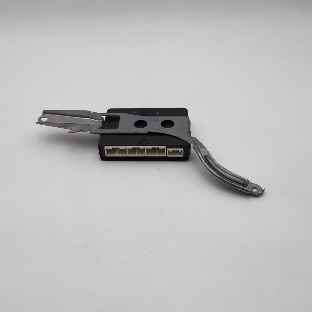 2010 2011 2012 Lexus LS460 Front Right Door Multiplex Control Module 89223-50330