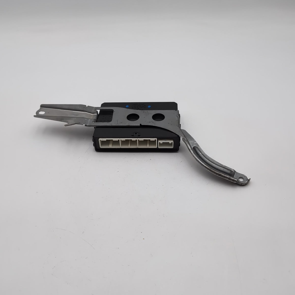 2010 2011 2012 Lexus LS460 Front Right Door Multiplex Control Module 89223-50330
