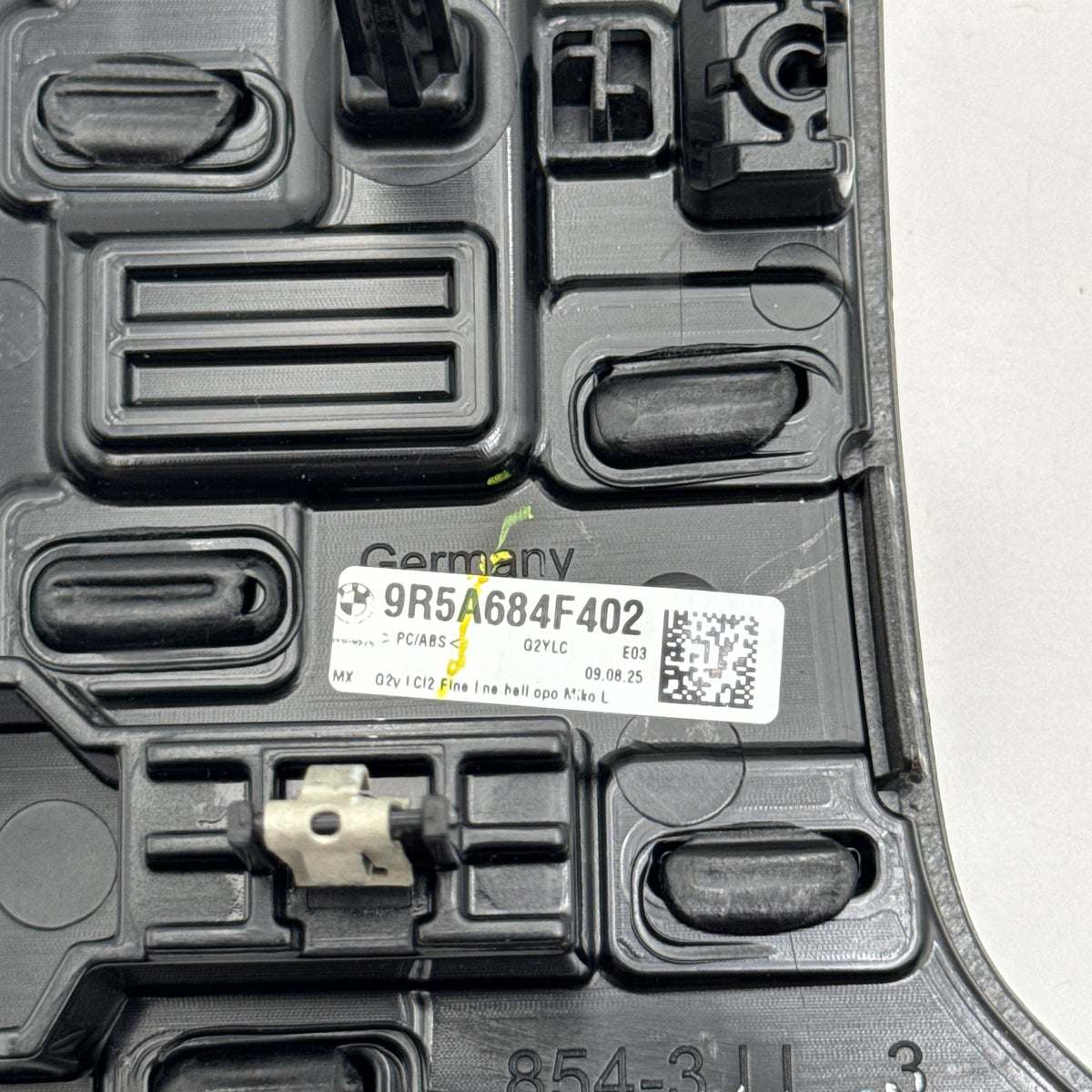 2024 - 2026 BMW 330i G20 G22 G26 Center Console Fineline Open Pore Wood Trim