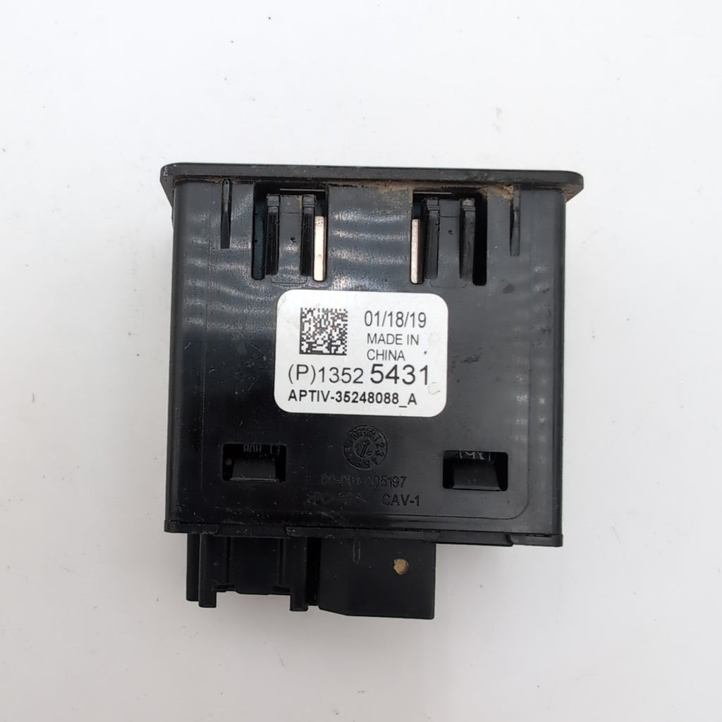 2020- 2023 Chevrolet GMC Center Console Auxiliary USB SD Card Hub 13525431