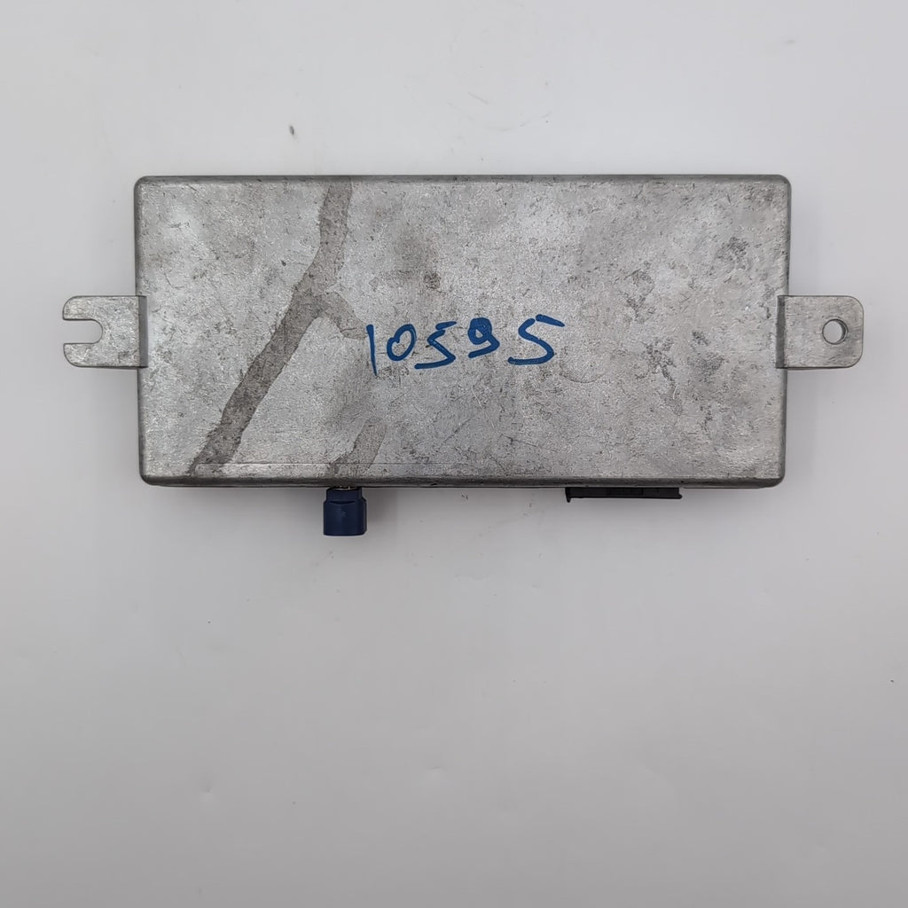 11-17 BMW F01 F06 F10 F12 F22 F23 F30 F32 F36 REAR VIEW CAMERA CONTROL MODULE