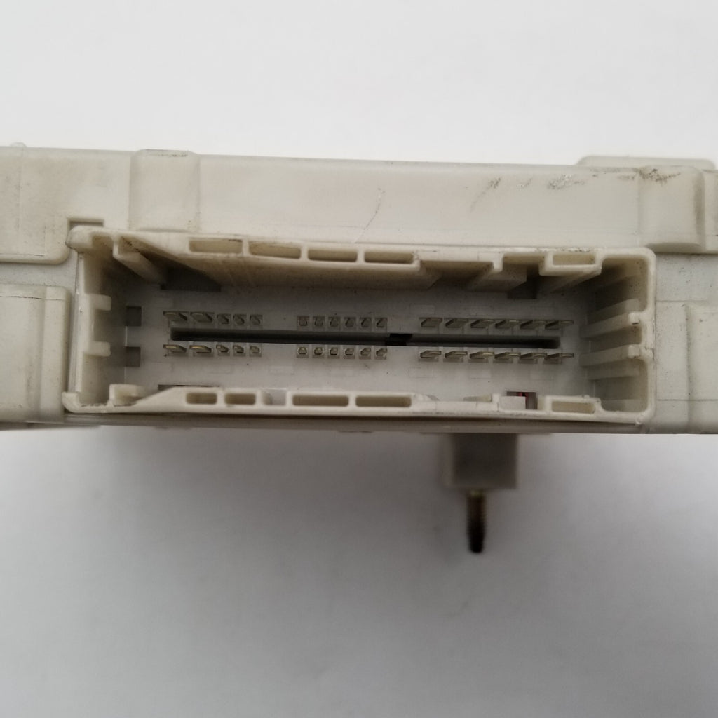 2006- 2011 LEXUS FUSE RELAY JUNCTION BOX GS430 GS350 GS300 OEM