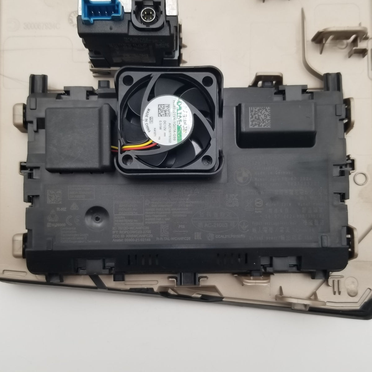 2025 BMW X3 G45 CENTER CONSOLE CHARGER WIRELESS CHARGING TRAY PAD MODULE