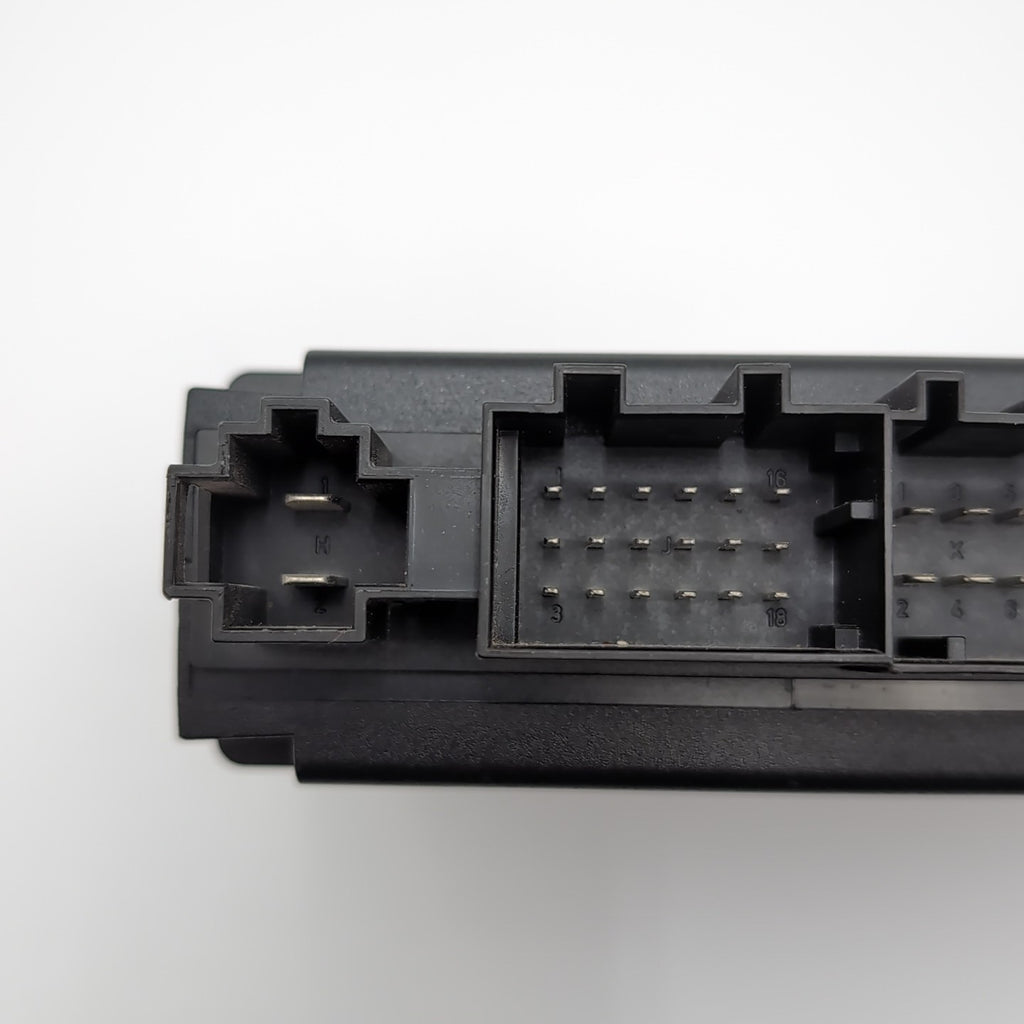 2003- 2006 Porsche Cayenne 955 Front Left Driver Seat Computer Control Module