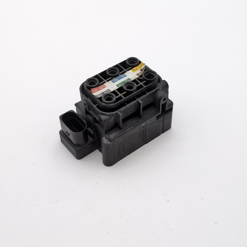 2007 2008 2009 Mercedes GL450 S550 Air Suspension Valve Block Unit A2513200058