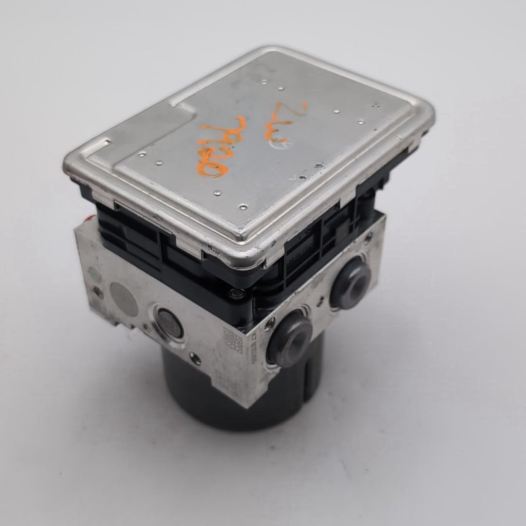 2020 2021 2022 Volkswagen Passat 2.0L ABS Anti Lock Brake Pump 561614517H